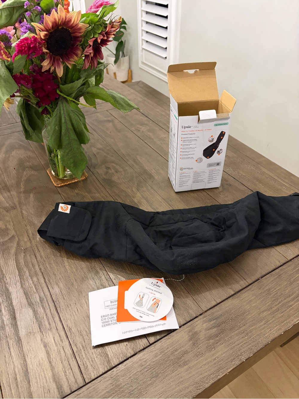 Ergobaby Upsie in Black